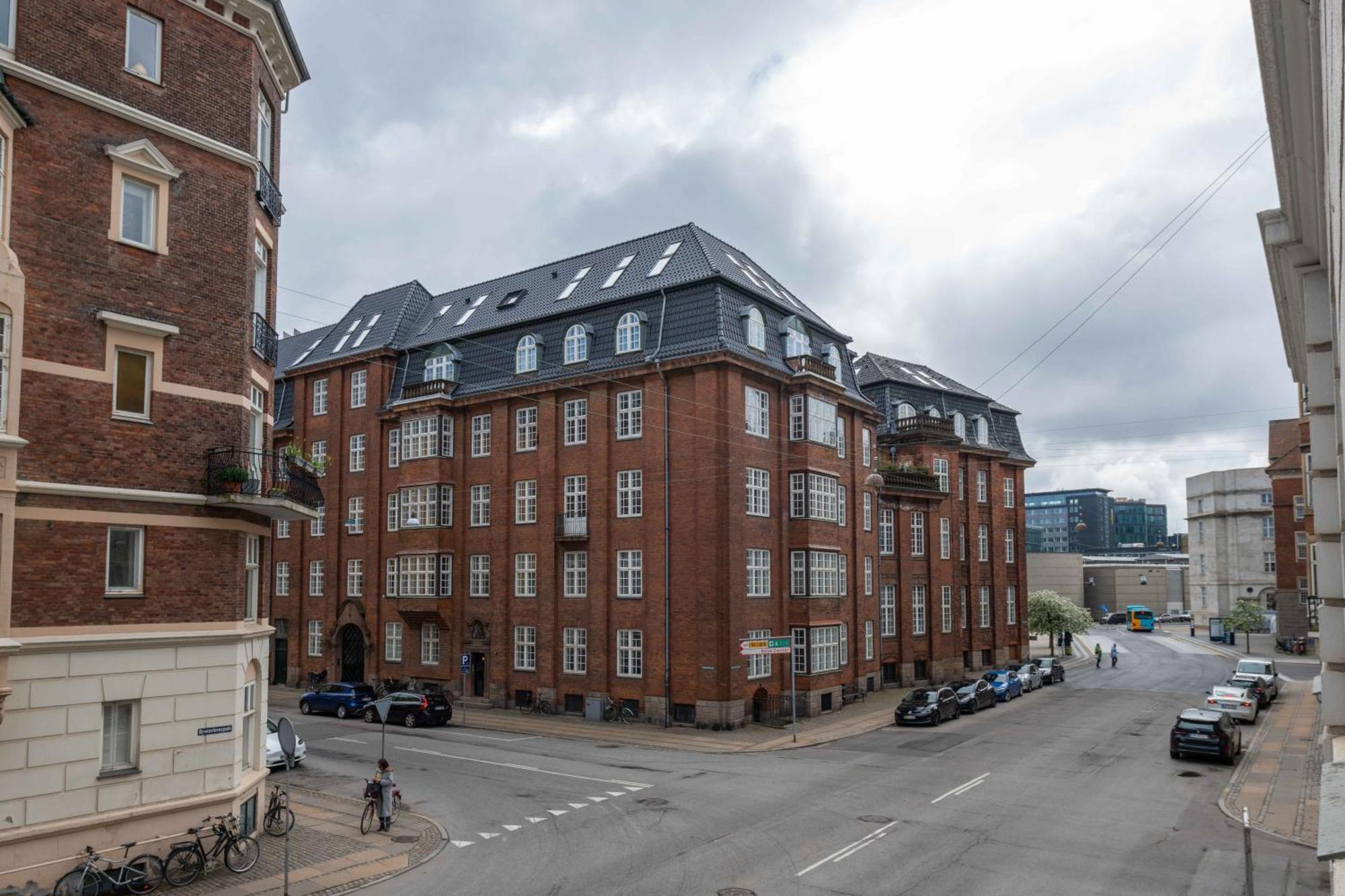 Large Apartment In Central Copenhagen By Tivoli Gardens Bagian luar foto