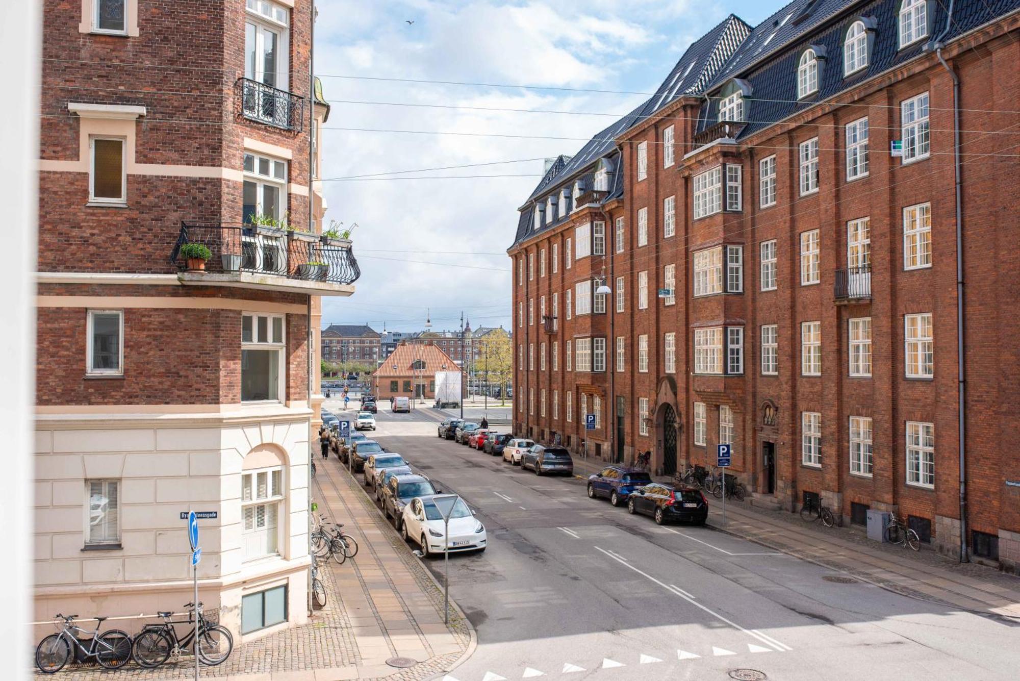 Large Flats In Central Copenhagen By Tivoli Gardens Apartment Bagian luar foto